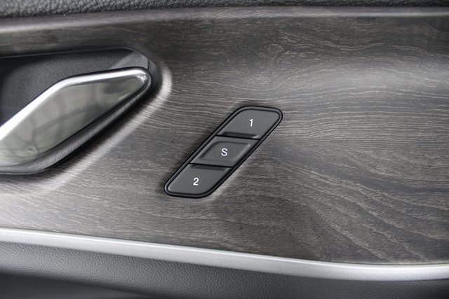 New 2025 Jeep Grand Cherokee L Limited w/ Black Appearance Package image 15