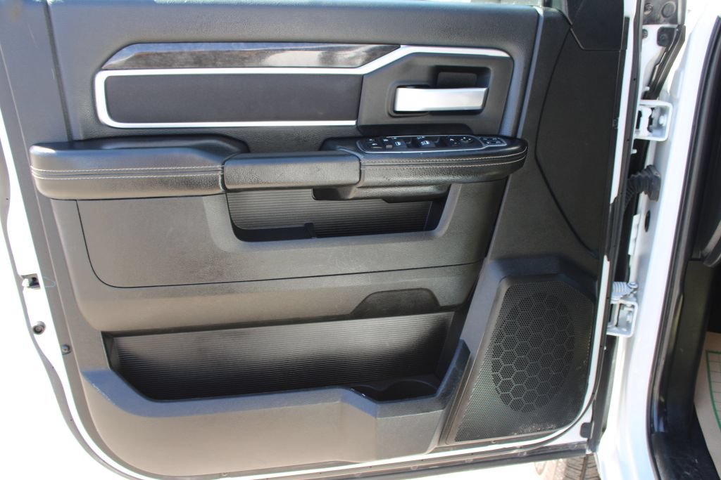 Used 2024 RAM 2500 Big Horn AWD/4WD image 30