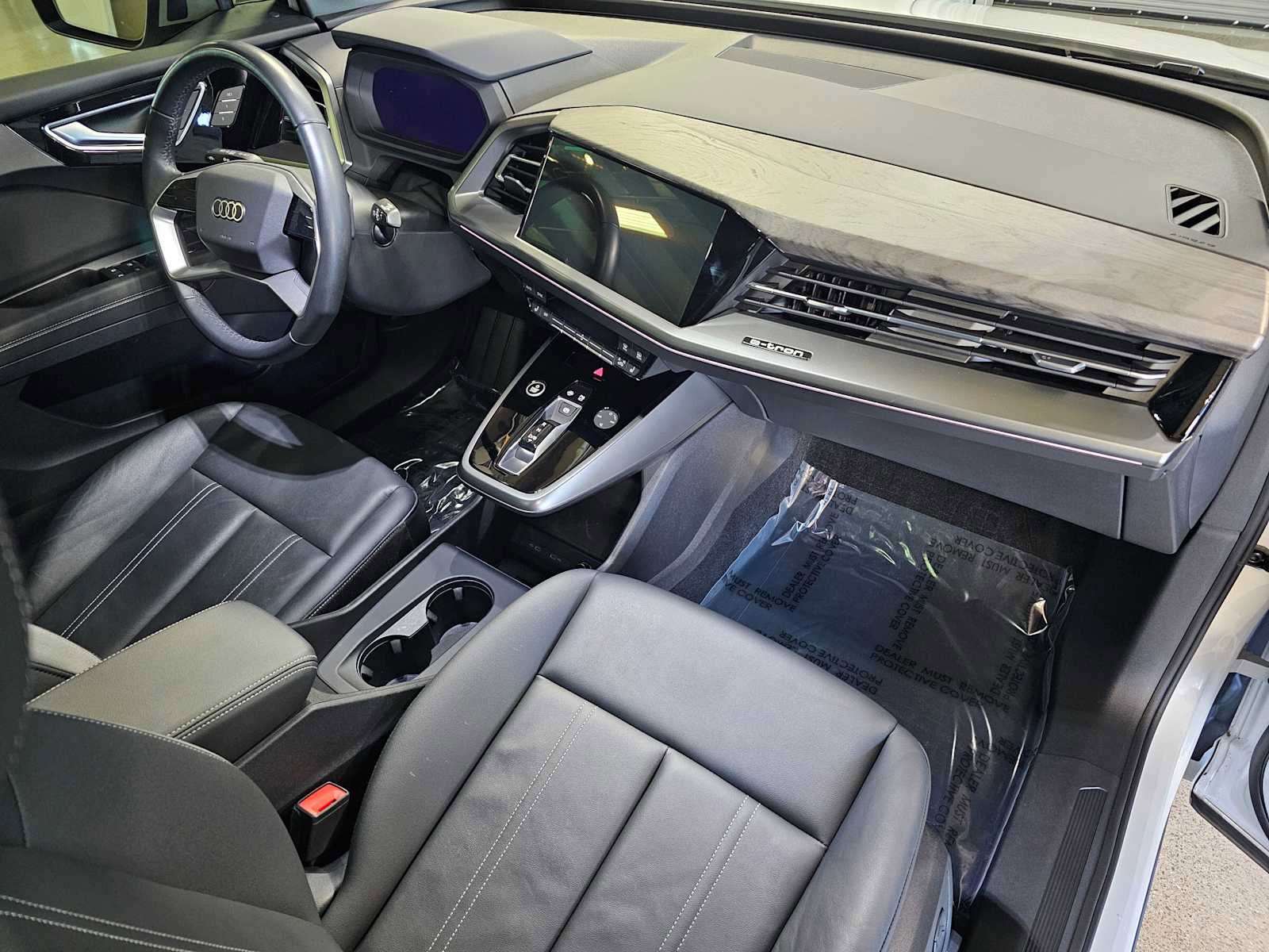 Used 2024 Audi Q4 e-tron Premium Plus image 11