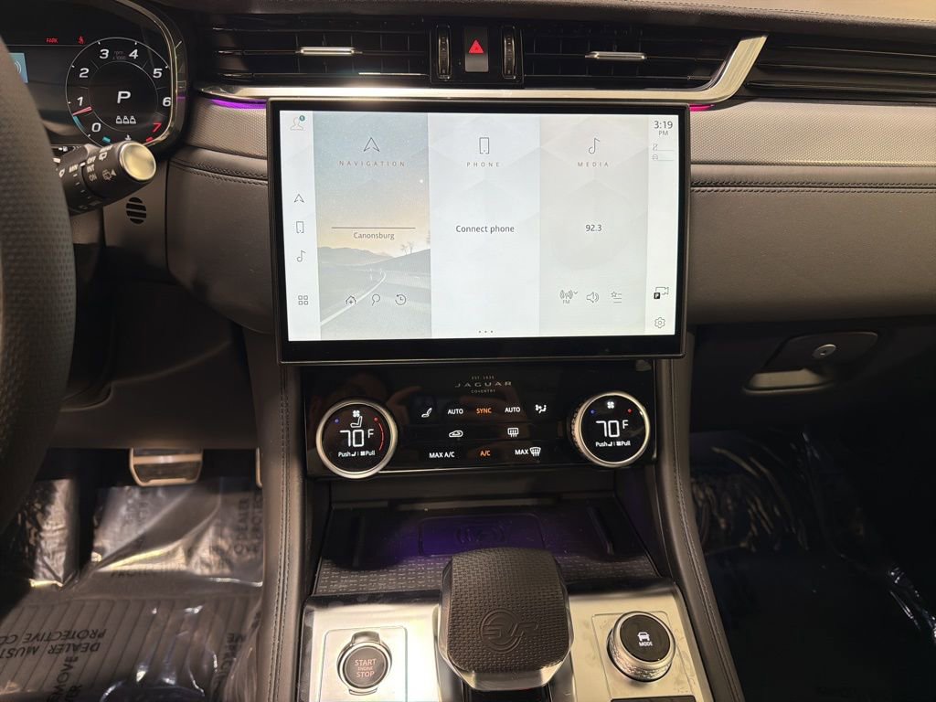 New 2026 Jaguar F-PACE SVR image 16