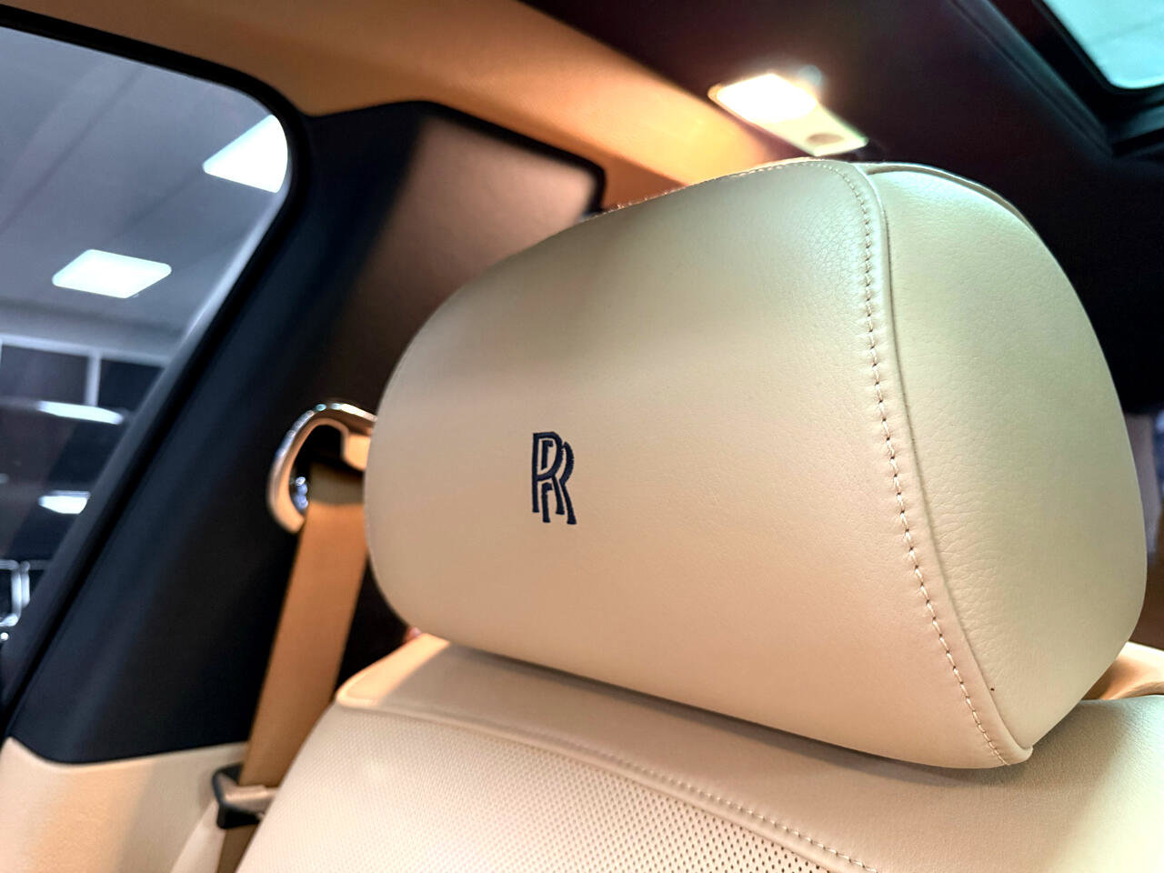 Used 2011 Rolls-Royce Ghost image 33
