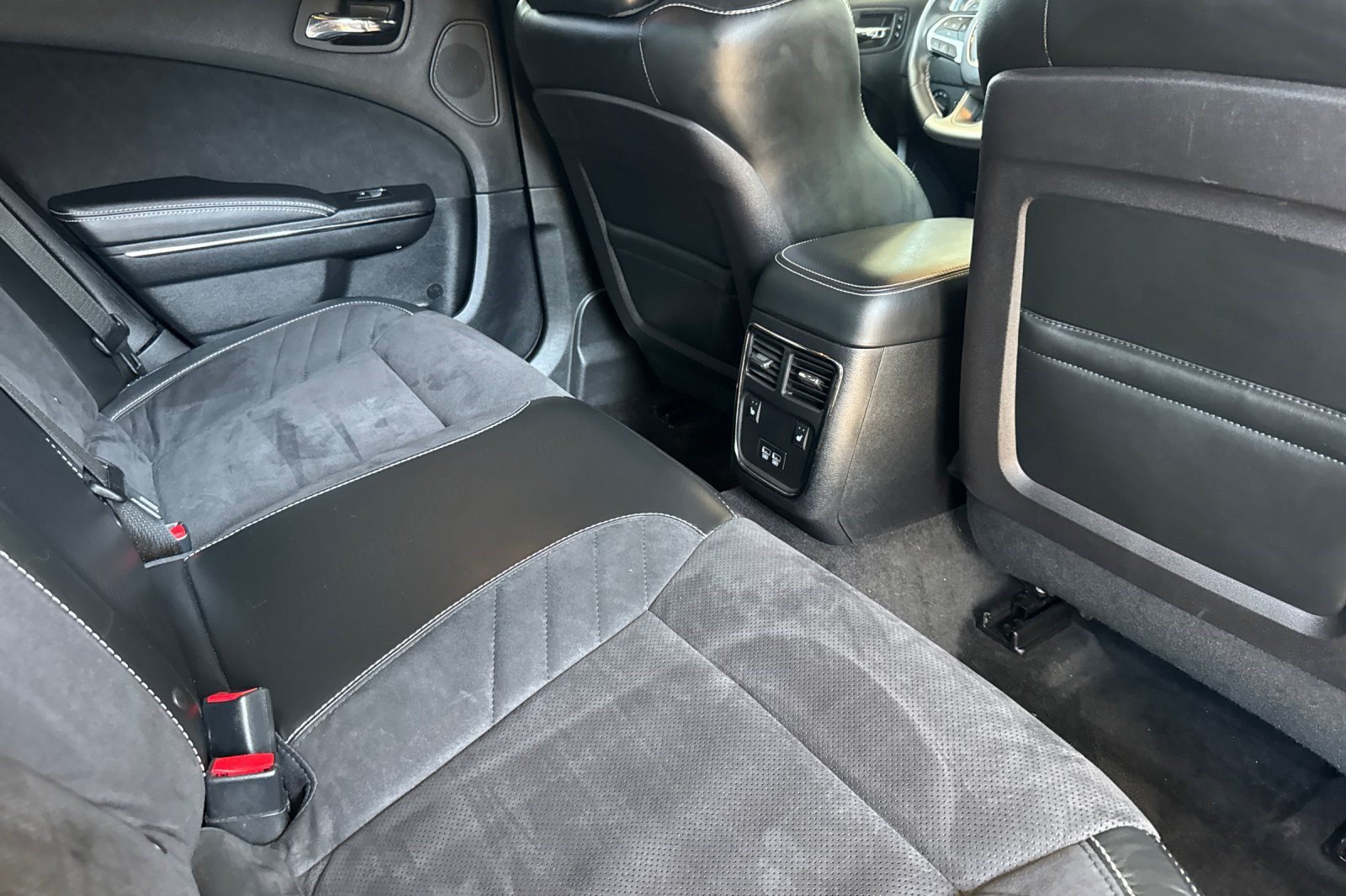 Used 2016 Dodge Charger SRT Hellcat w/ Harman/Kardon Audio Group RWD image 32