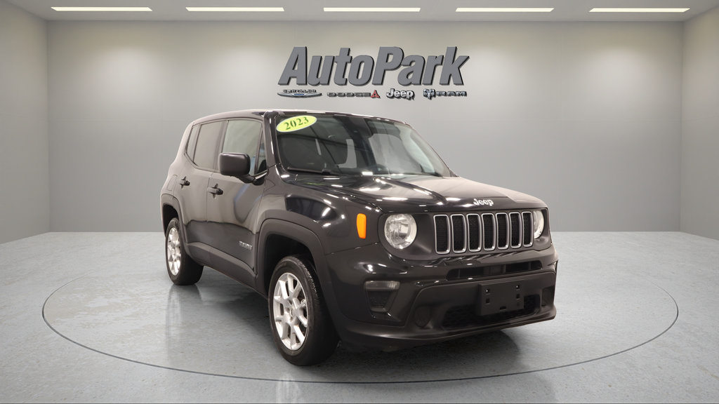 Certified 2023 Jeep Renegade Latitude AWD/4WD image 2