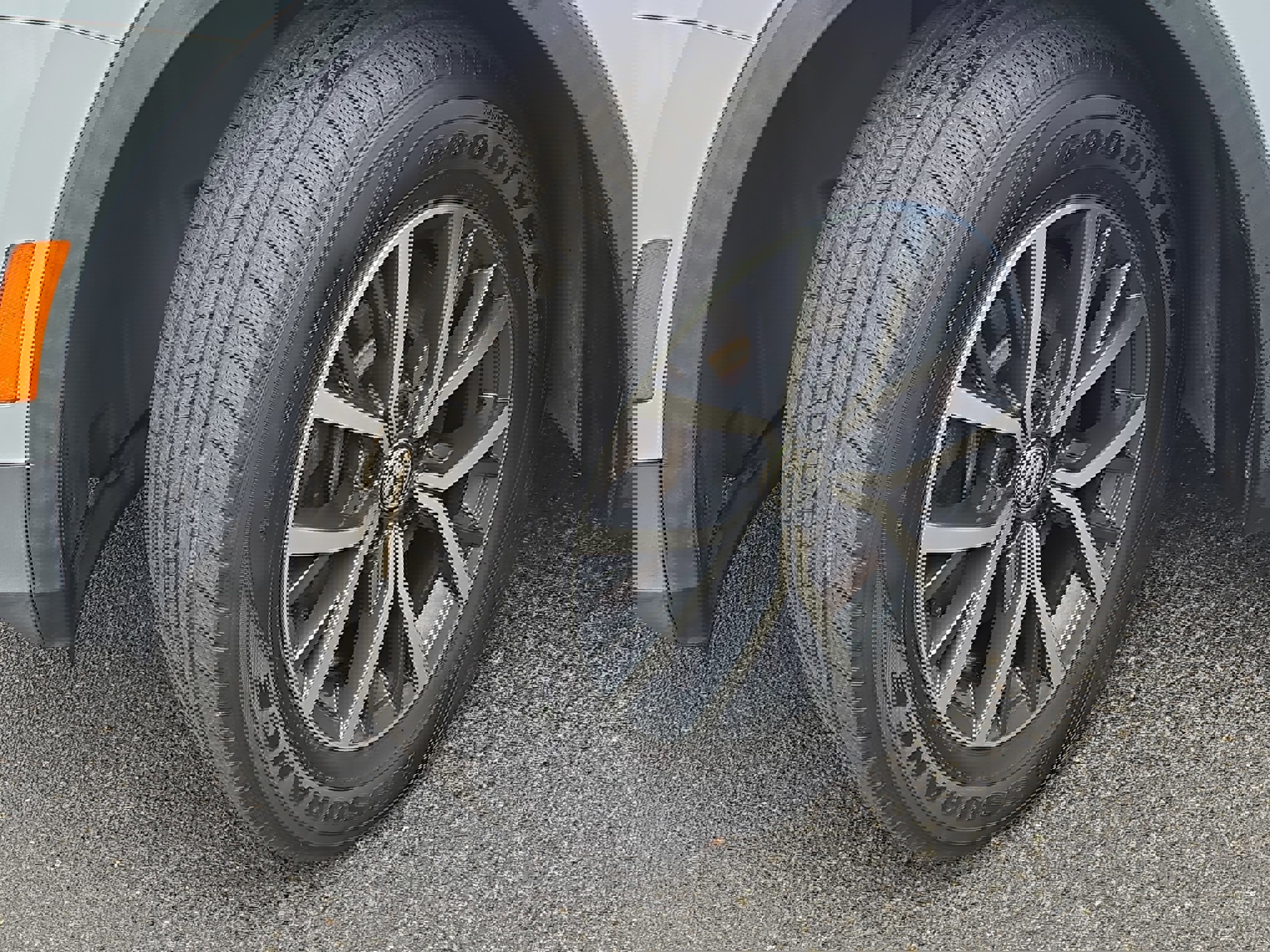 Used 2019 Volkswagen Tiguan SE w/ Panoramic Sunroof Package image 29