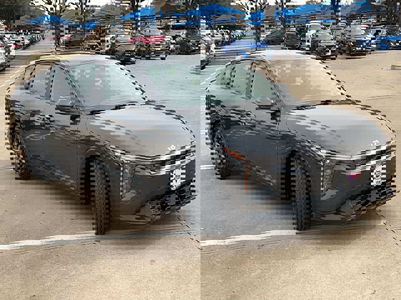 Used 2025 Kia K4 LXS image 4