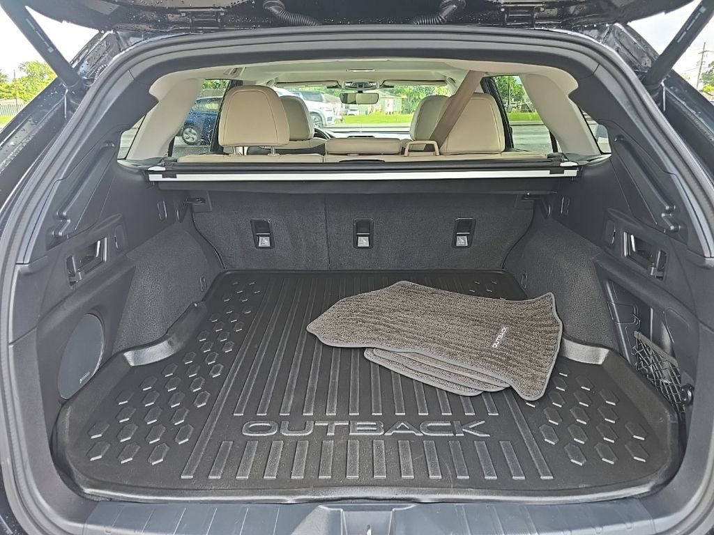 Used 2023 Subaru Outback Limited AWD/4WD image 32