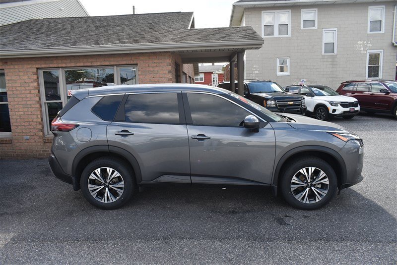 Used 2023 Nissan Rogue SV w/ SV Premium B Package AWD/4WD image 2