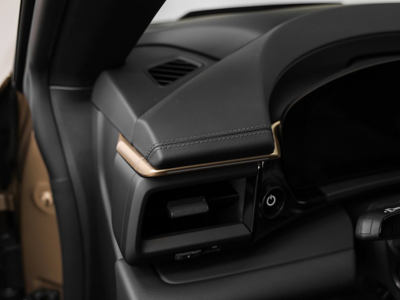 New 2025 Porsche Macan 4S Electric image 32