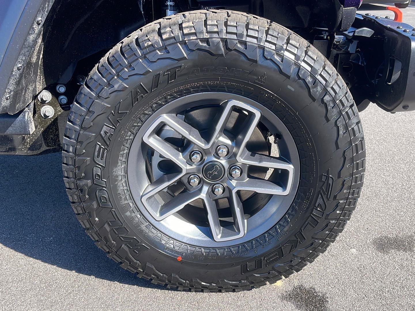 New 2026 Jeep Gladiator Mojave w/ Steel Bumper Group AWD/4WD image 9