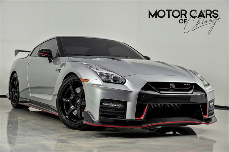 Used 2017 Nissan GT-R NISMO AWD/4WD image 1