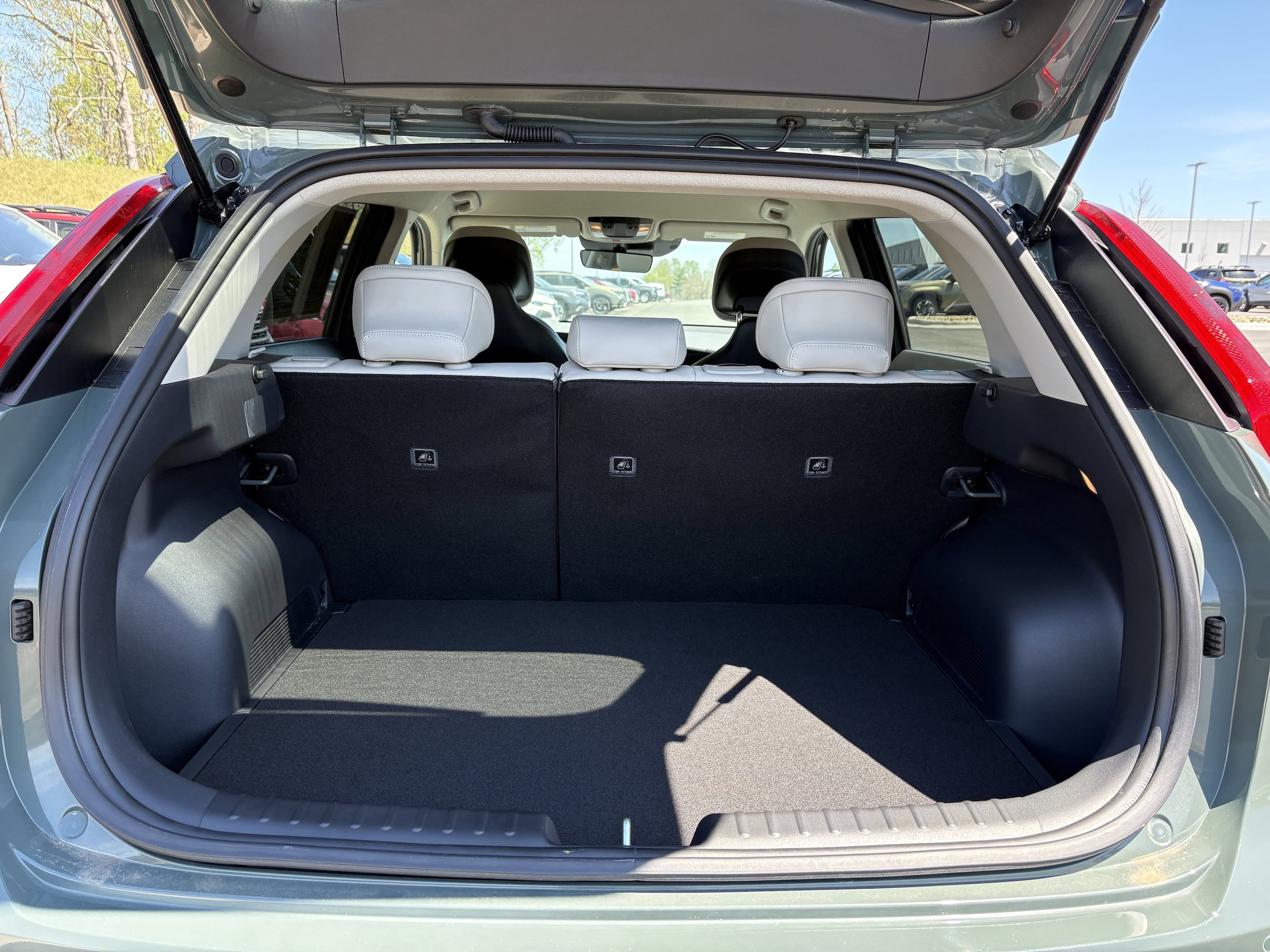 Used 2025 Kia Niro EX FWD image 12