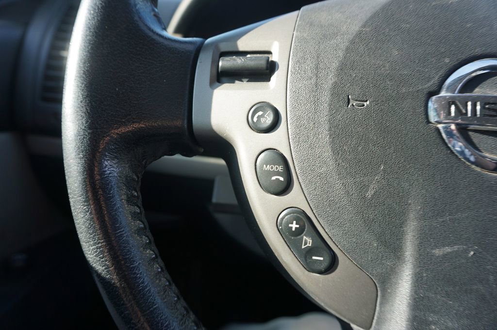 Used 2011 Nissan Sentra 2.0 SL w/ Navigation Pkg FWD image 6