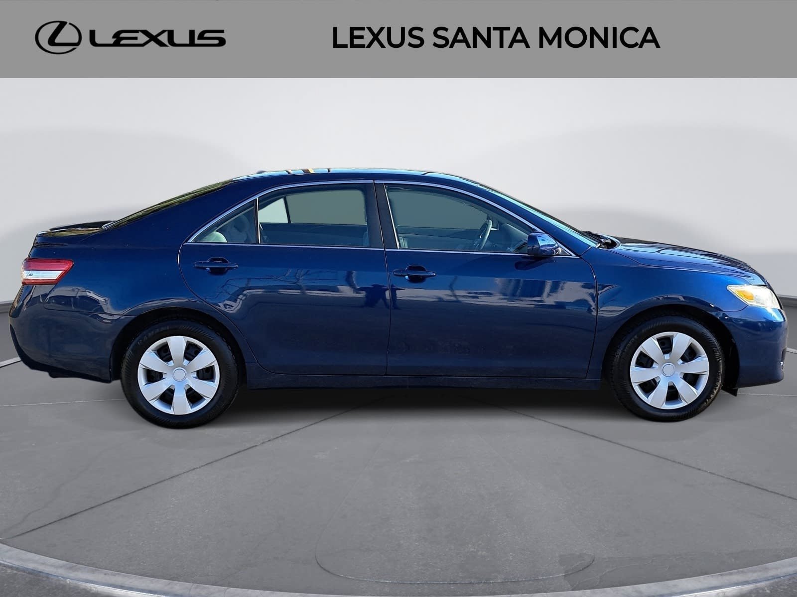 Used 2011 Toyota Camry LE FWD image 4