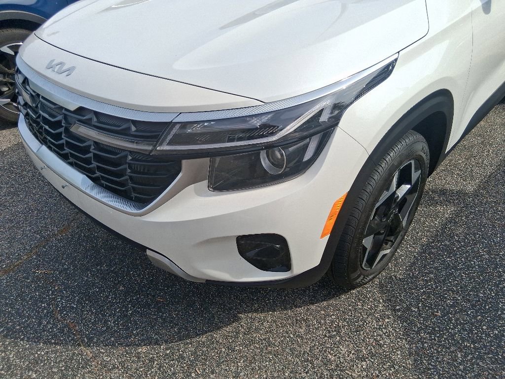 Used 2025 Kia Seltos S AWD/4WD image 11