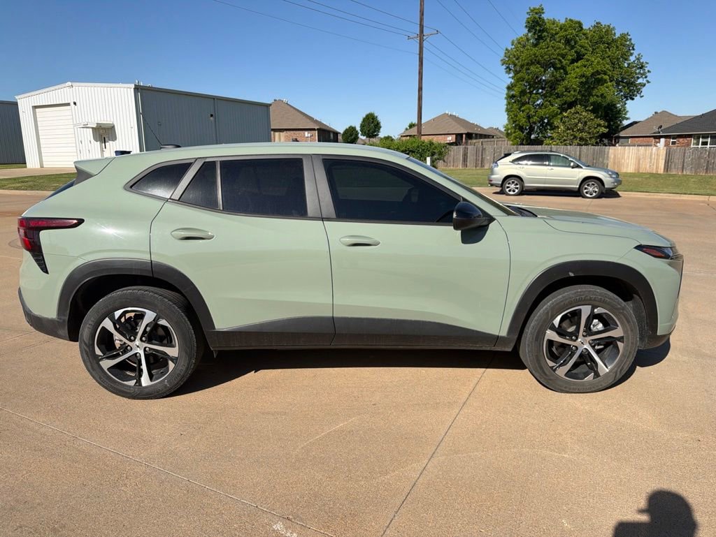Used 2024 Chevrolet Trax RS w/ Driver Confidence Package FWD image 6