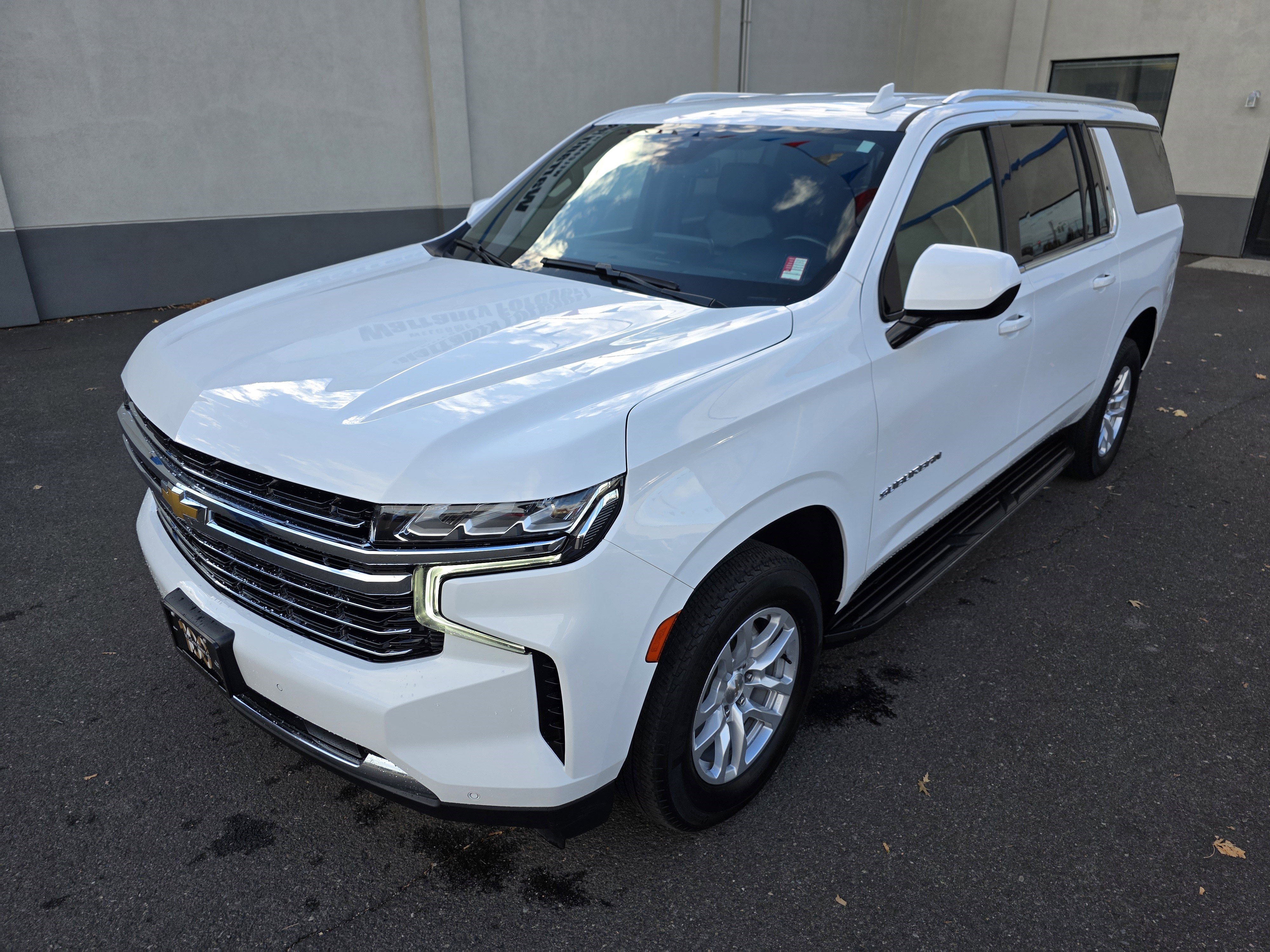 Used 2023 Chevrolet Suburban LT image 28
