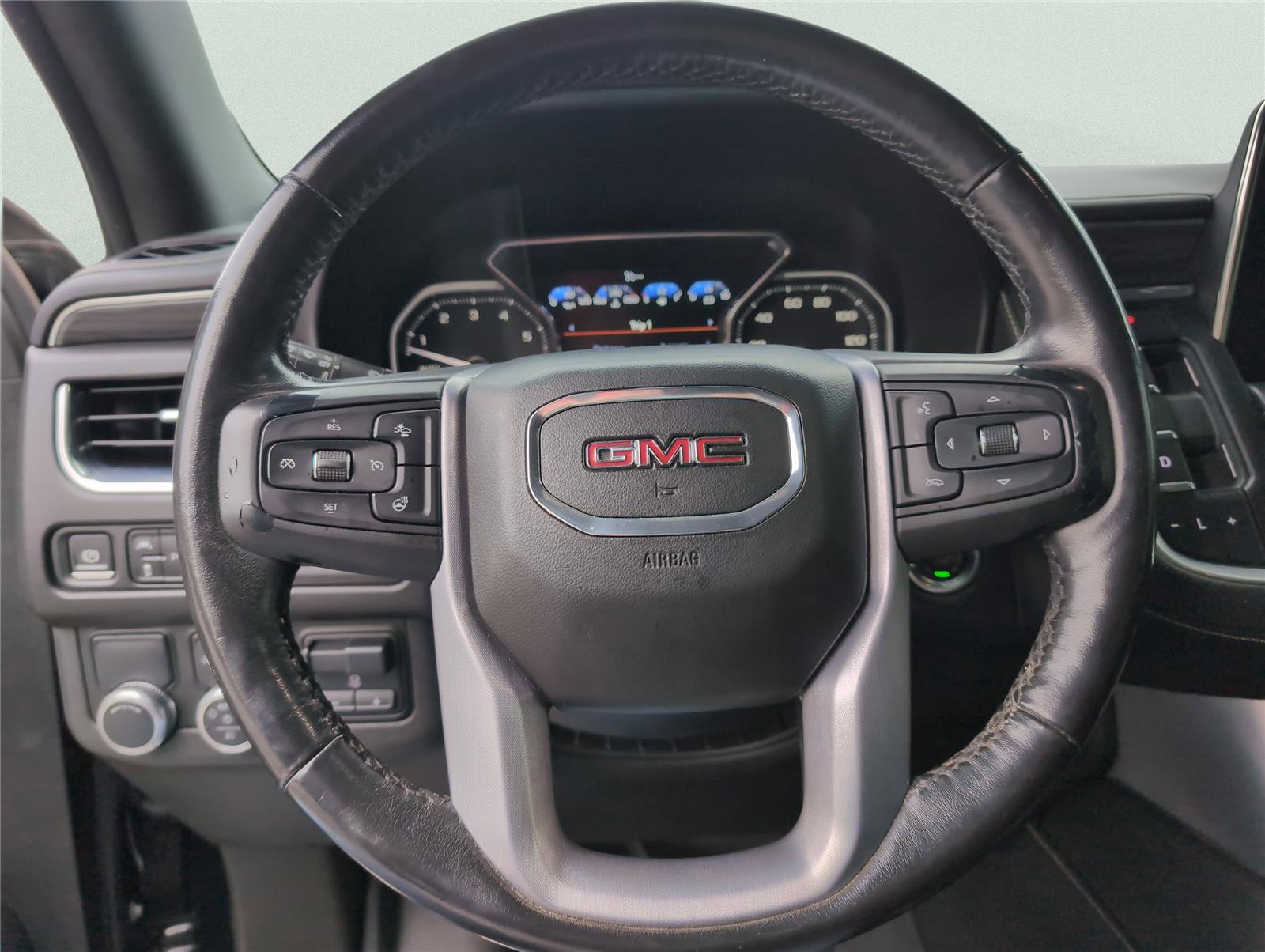 Used 2021 GMC Yukon SLT w/ SLT Luxury Plus Package image 25