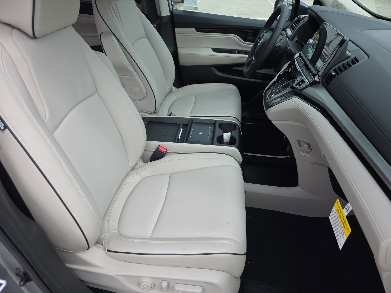 New 2026 Honda Odyssey Touring image 10