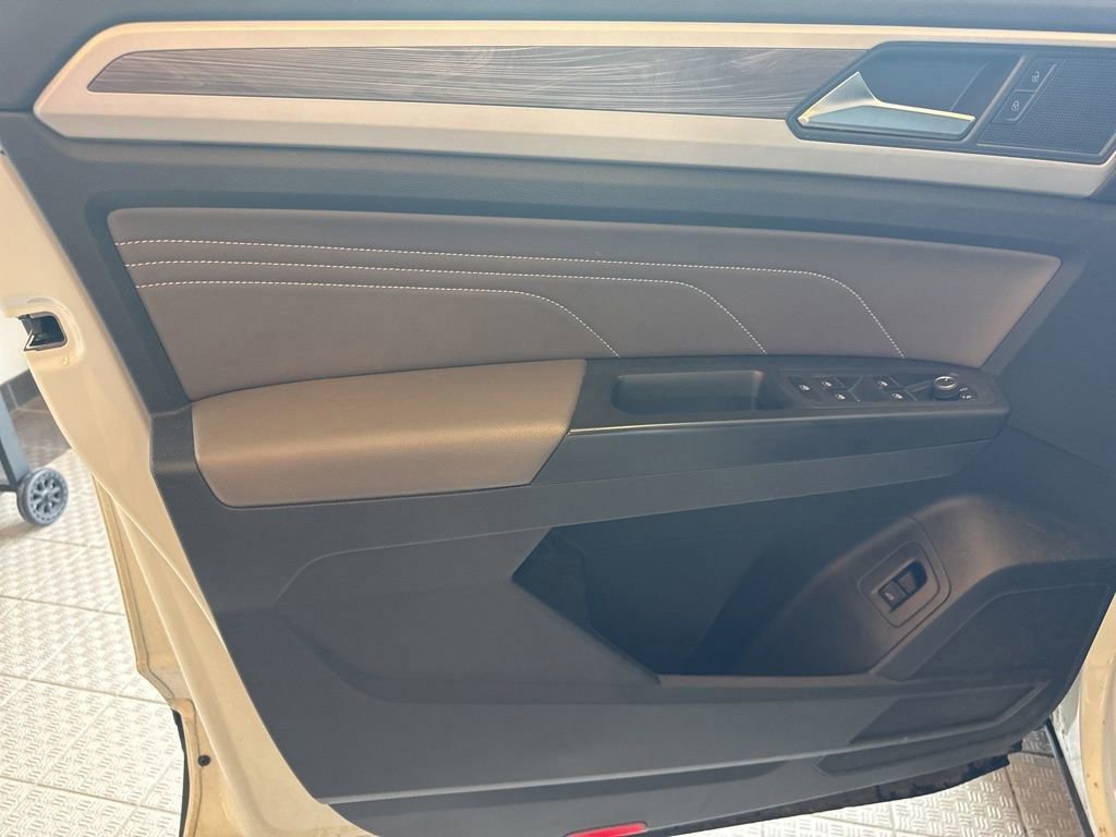 Used 2022 Volkswagen Atlas Cross Sport SE image 21