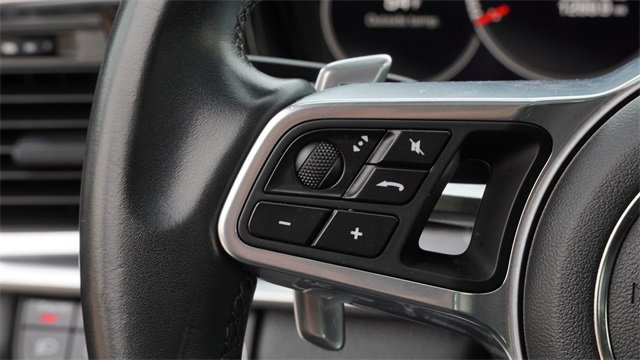 Used 2020 Porsche Panamera 4 image 30