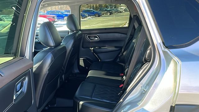 Used 2023 Nissan Rogue Platinum image 23