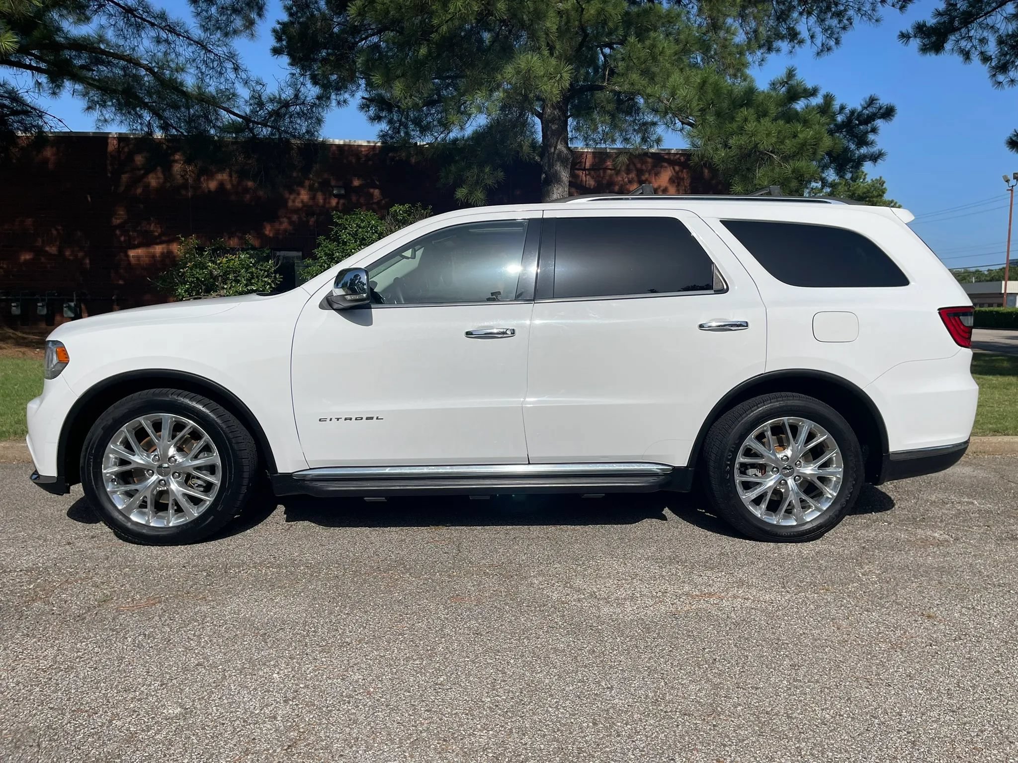 Used 2015 Dodge Durango Citadel w/ Mopar Running Board Package RWD image 2