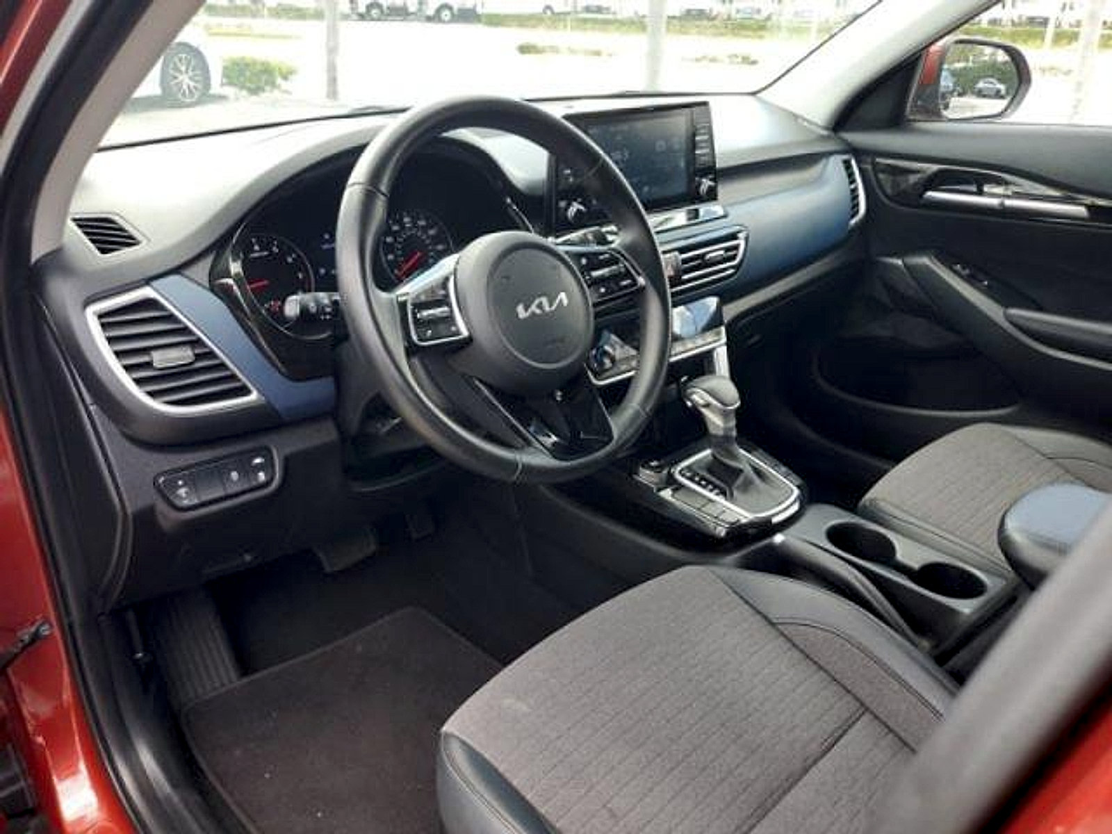 Used 2023 Kia Seltos S FWD image 19