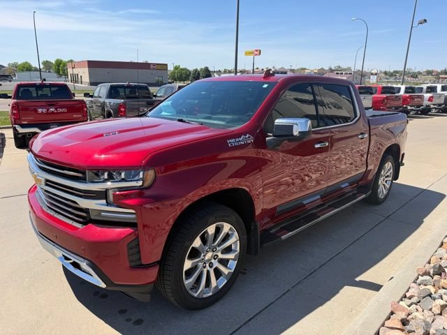 Used 2020 Chevrolet Silverado 1500 High Country w/ Technology Package AWD/4WD image 3
