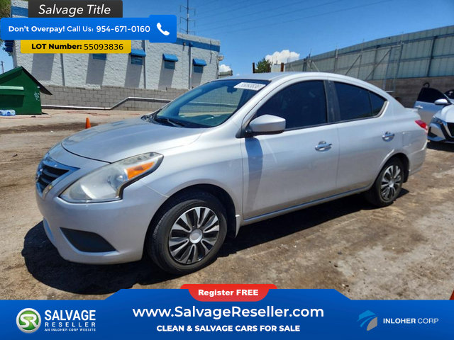 Used 2015 Nissan Versa SV FWD image 1