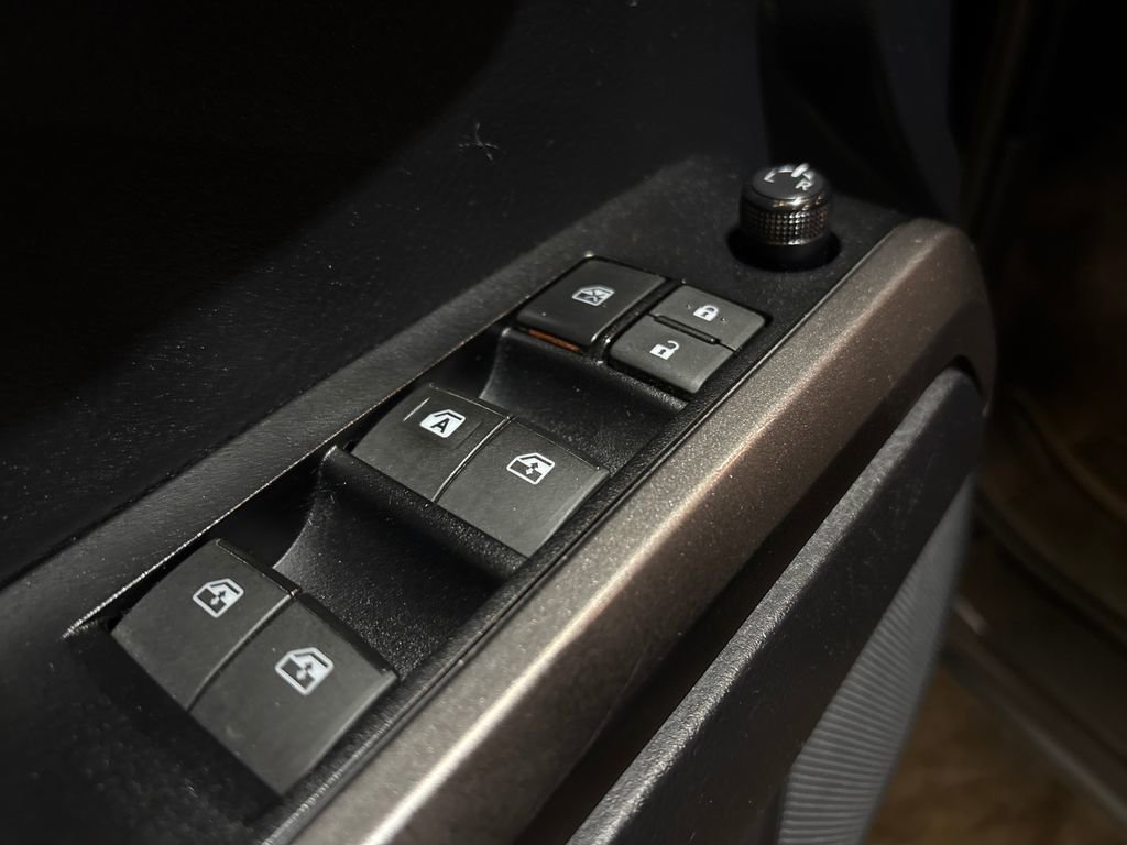 Used 2021 Toyota Tacoma SR5 w/ Technology Package image 11