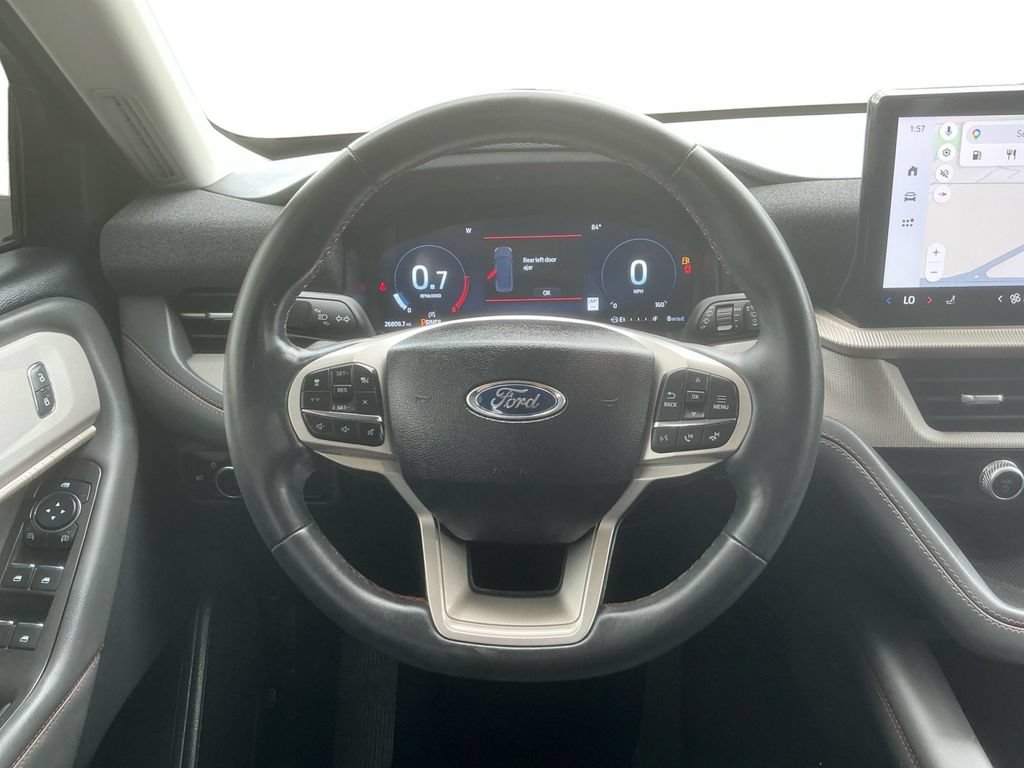 Used 2025 Ford Explorer Active RWD image 18