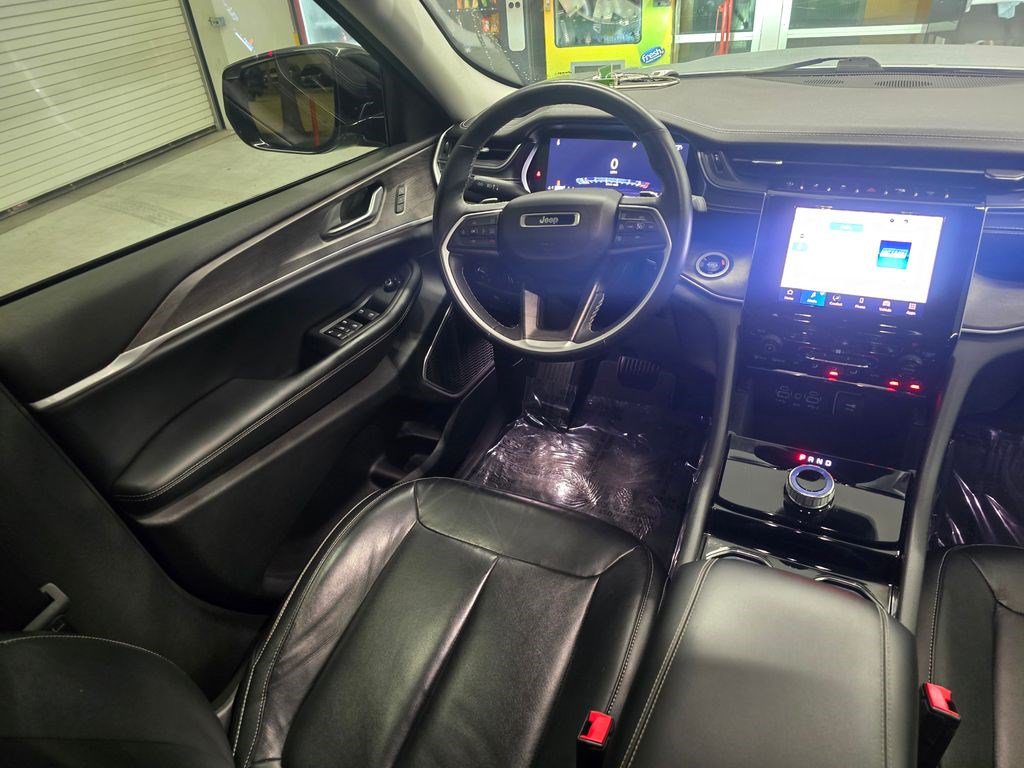Used 2022 Jeep Grand Cherokee Limited RWD image 35