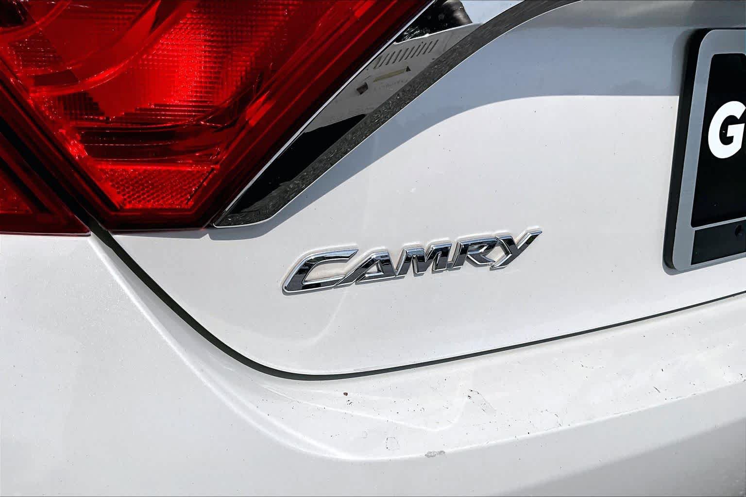 Used 2017 Toyota Camry SE FWD image 30