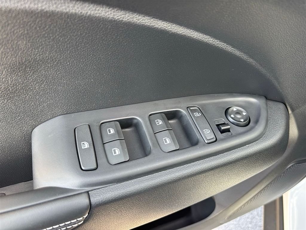 New 2026 Hyundai Venue SEL FWD image 11