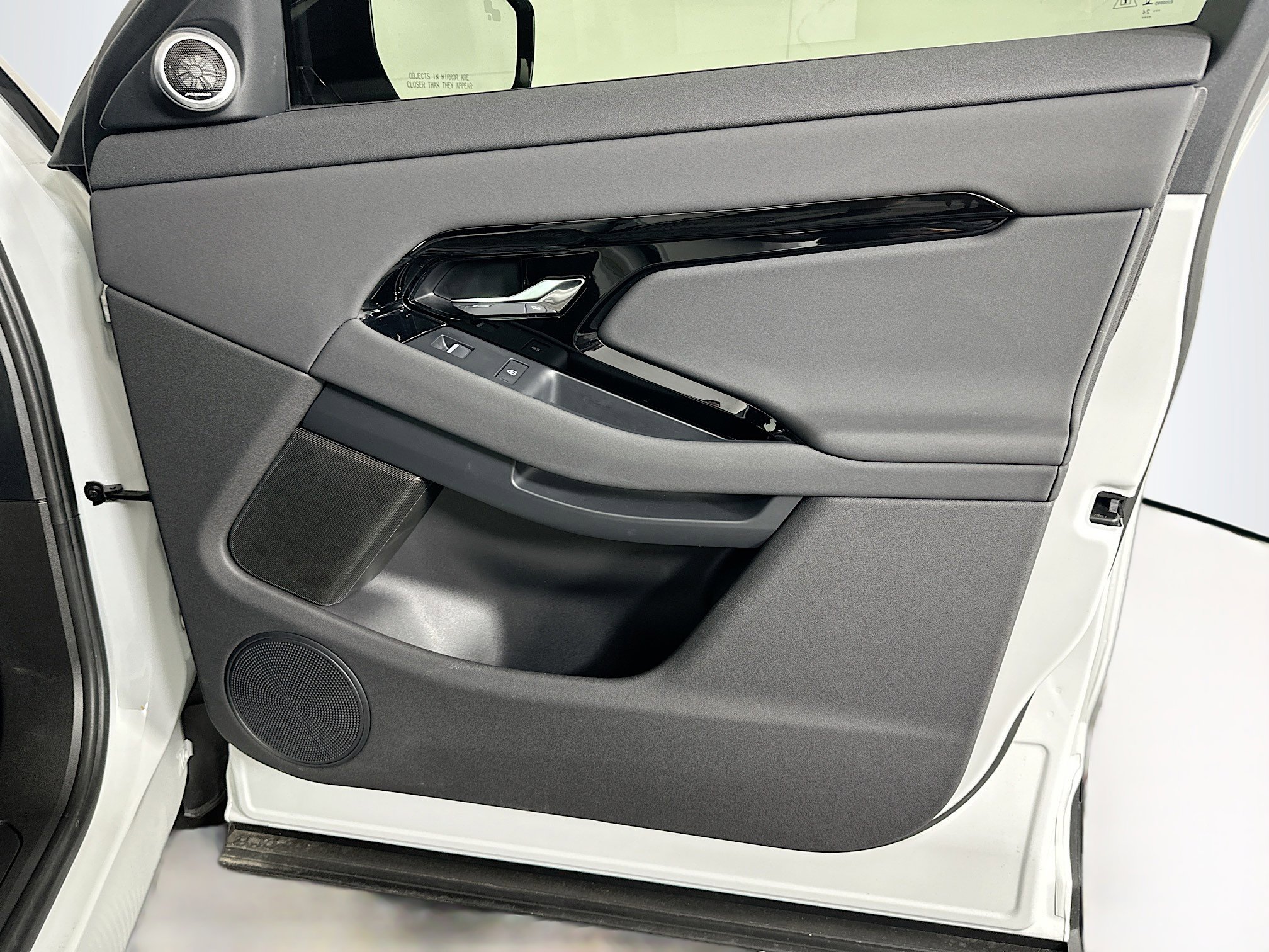 Used 2025 Land Rover Range Rover Evoque S image 35