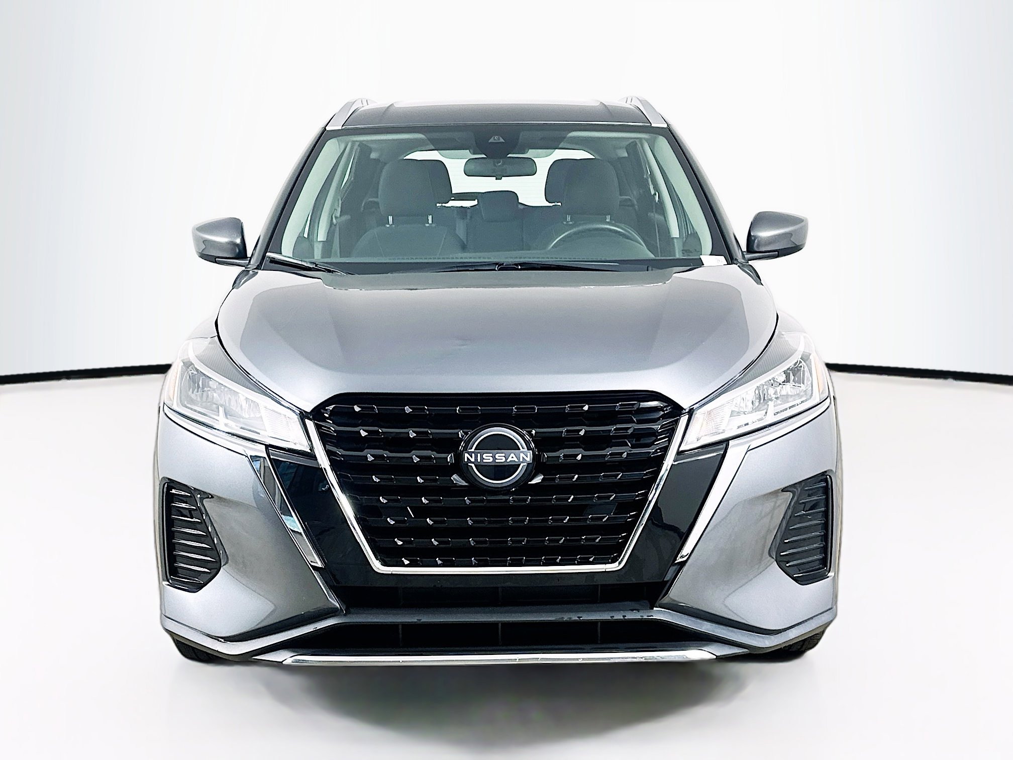 Used 2023 Nissan Kicks SV FWD image 2
