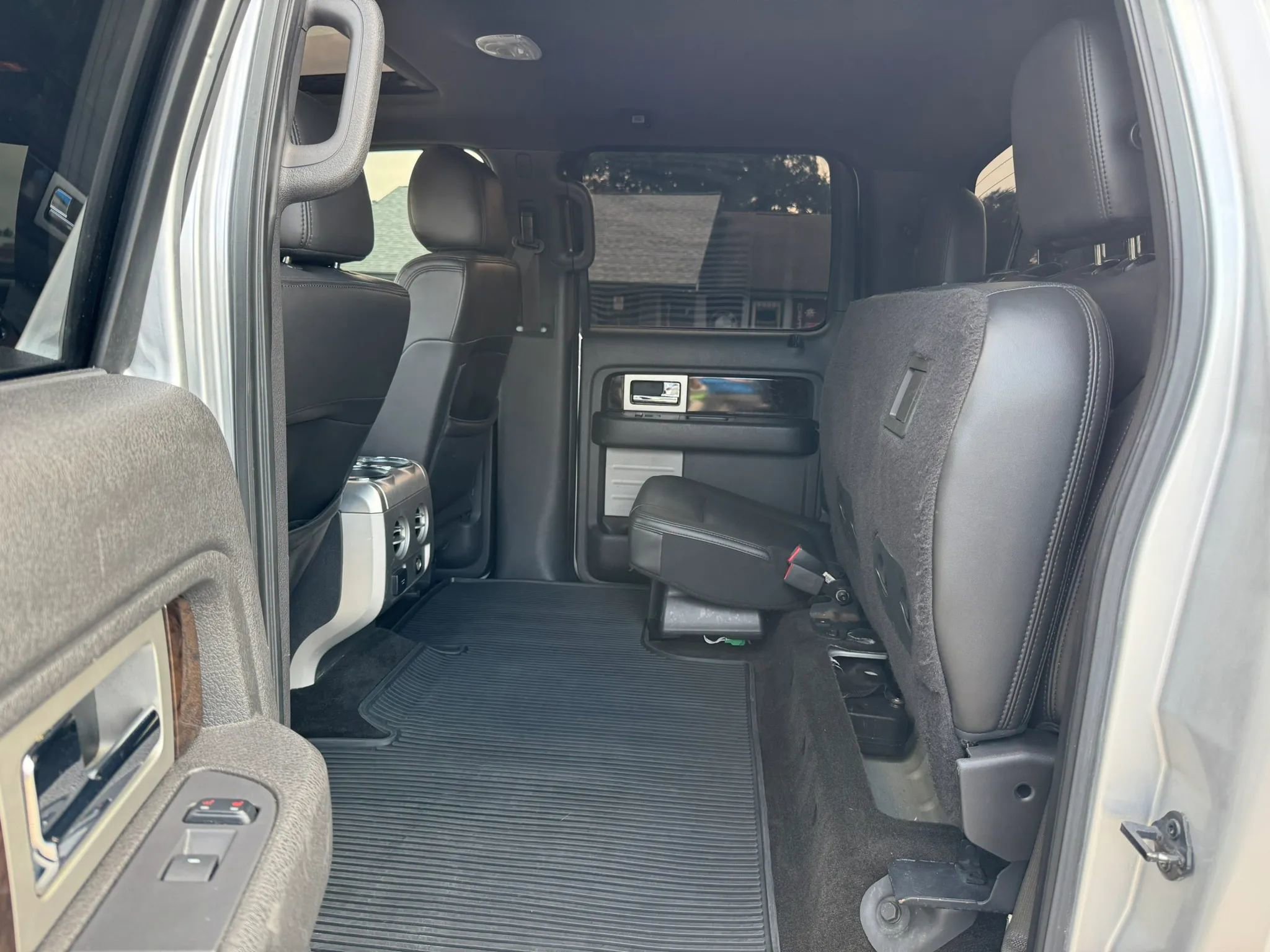 Used 2014 Ford F150 Platinum AWD/4WD image 27