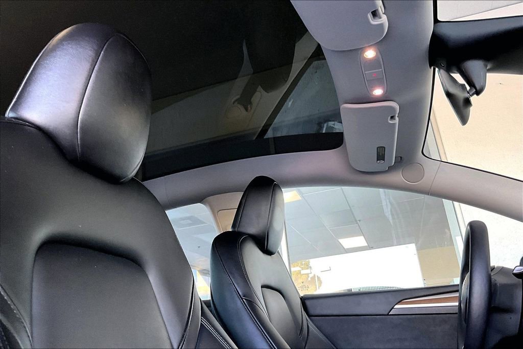 Used 2023 Tesla Model Y Long Range image 27