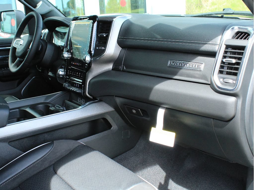 New 2026 RAM 1500 Laramie AWD/4WD image 26