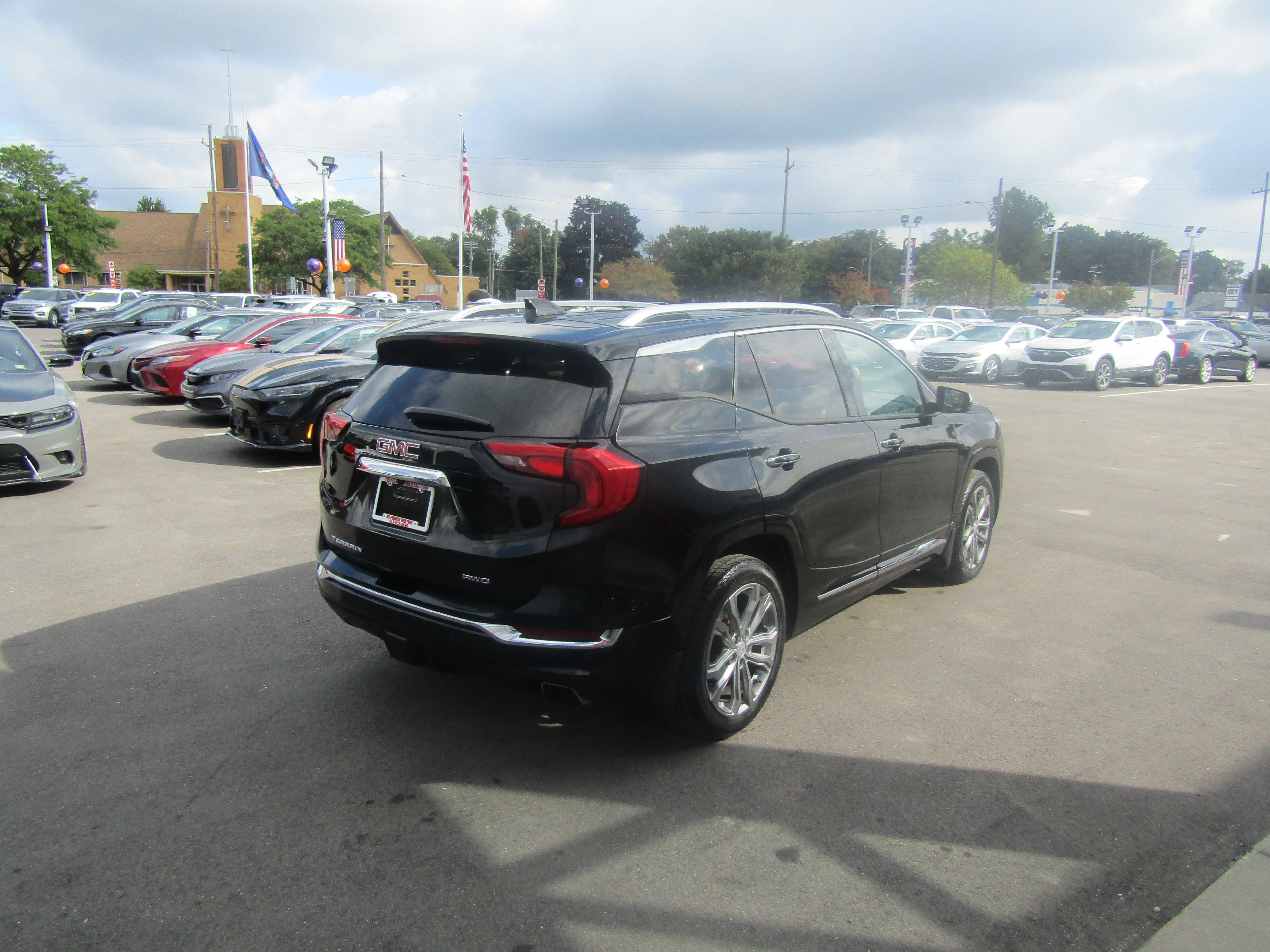 Used 2018 GMC Terrain Denali w/ Advanced Safety Package image 4