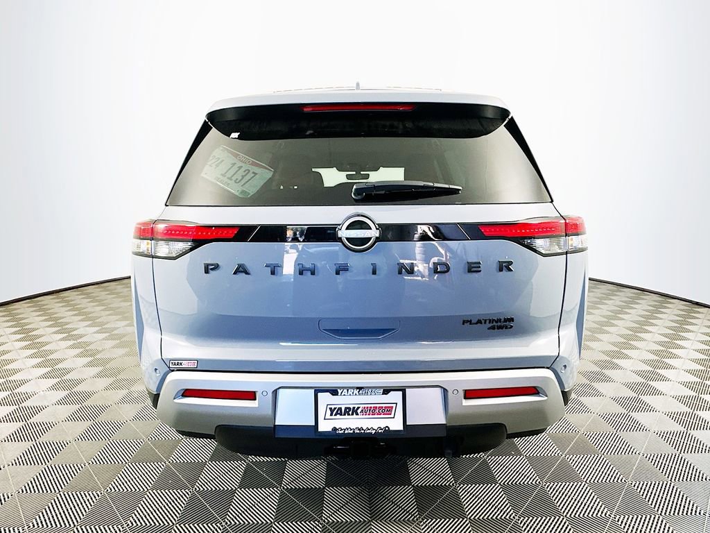 New 2025 Nissan Pathfinder Platinum w/ Black Appearance Package image 9