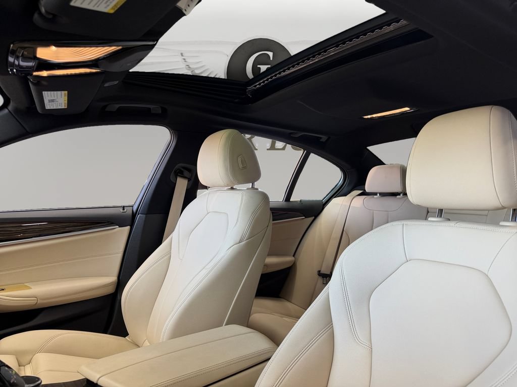 Used 2019 BMW 530i w/ Convenience Package RWD image 9