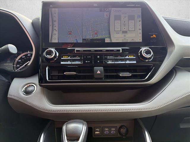 Used 2022 Toyota Highlander Limited image 19