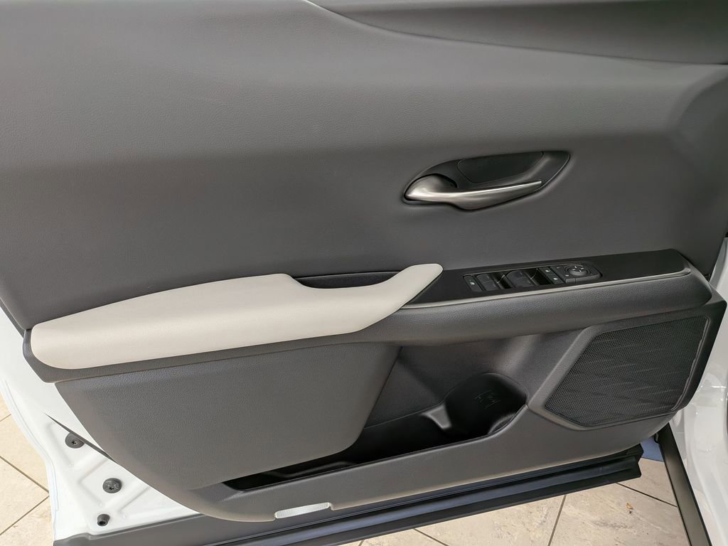 Used 2026 Lexus UX 300h AWD w/ Accessory Package (Z1) image 16