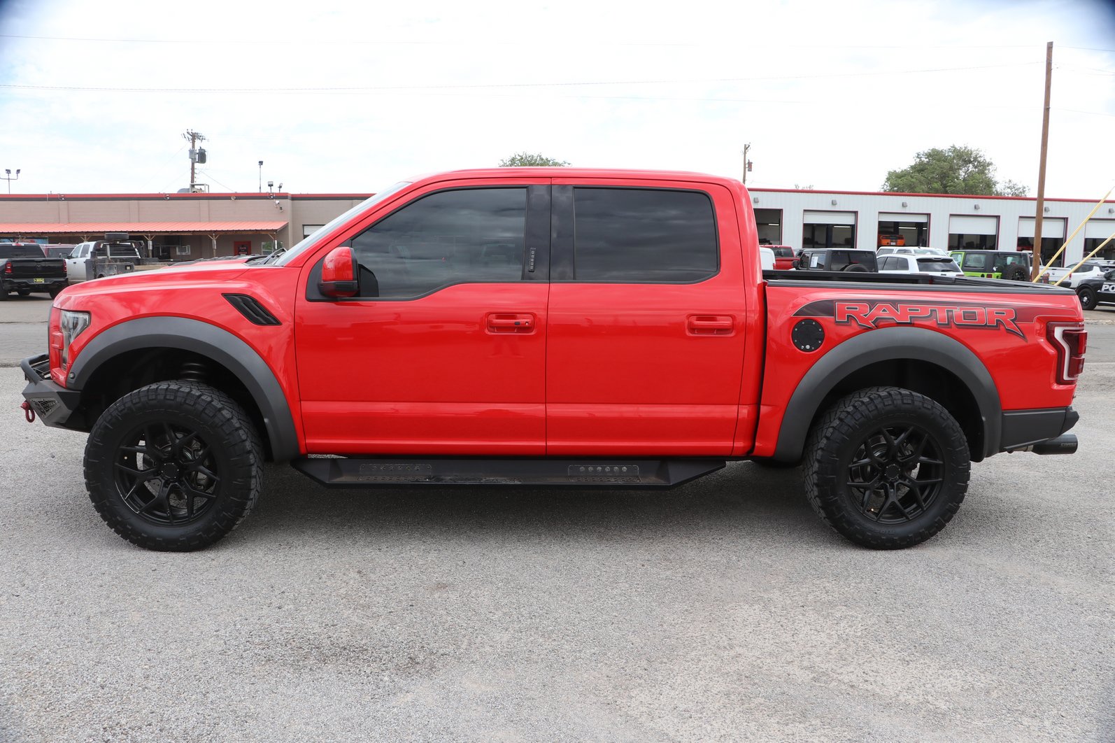 Used 2018 Ford F150 Raptor w/ Equipment Group 802A Luxury AWD/4WD image 4
