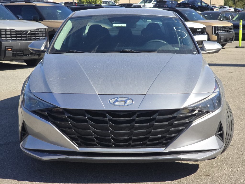 Used 2021 Hyundai Elantra SE w/ Preferred Accessory Package FWD image 8