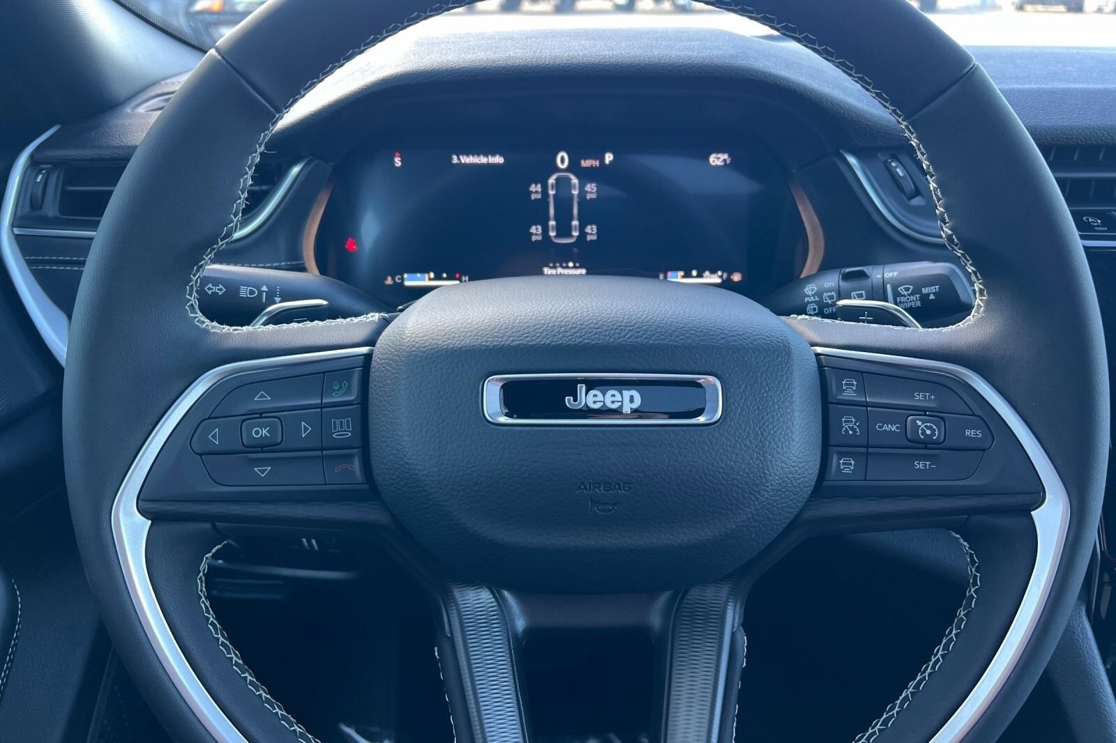 New 2025 Jeep Grand Cherokee L Laredo w/ Trailer Tow Package image 24