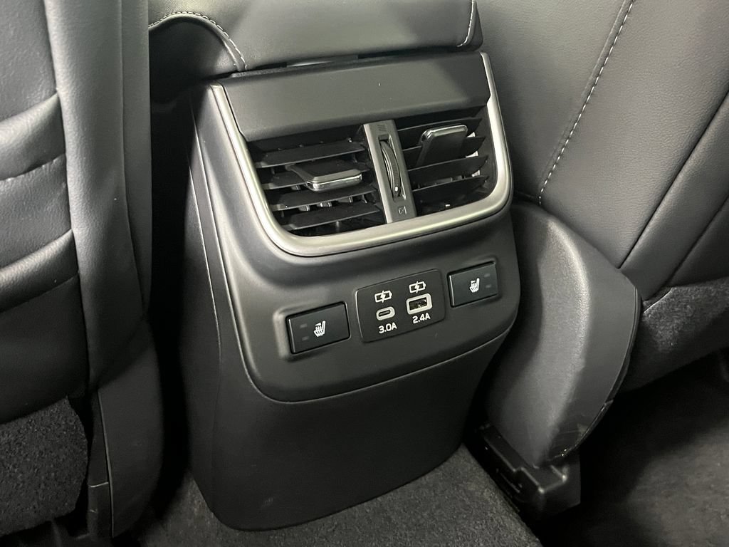 Used 2025 Subaru Outback Limited AWD/4WD image 28