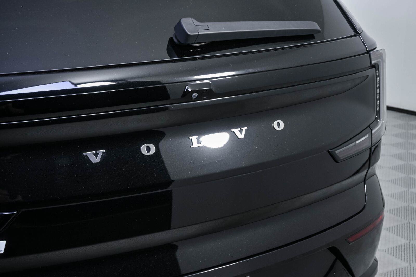 Used 2025 Volvo EX90 Ultra AWD/4WD image 37