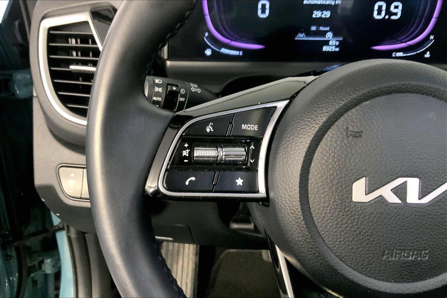Certified 2025 Kia Seltos S FWD image 18